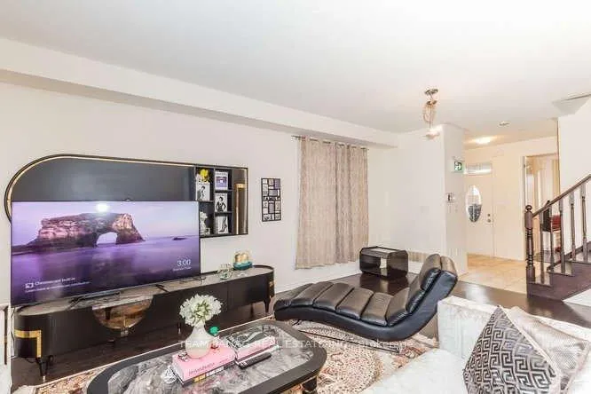 Photo 10 of 45 Averill Road, Brampton, Northwest Brampton — HOMEH