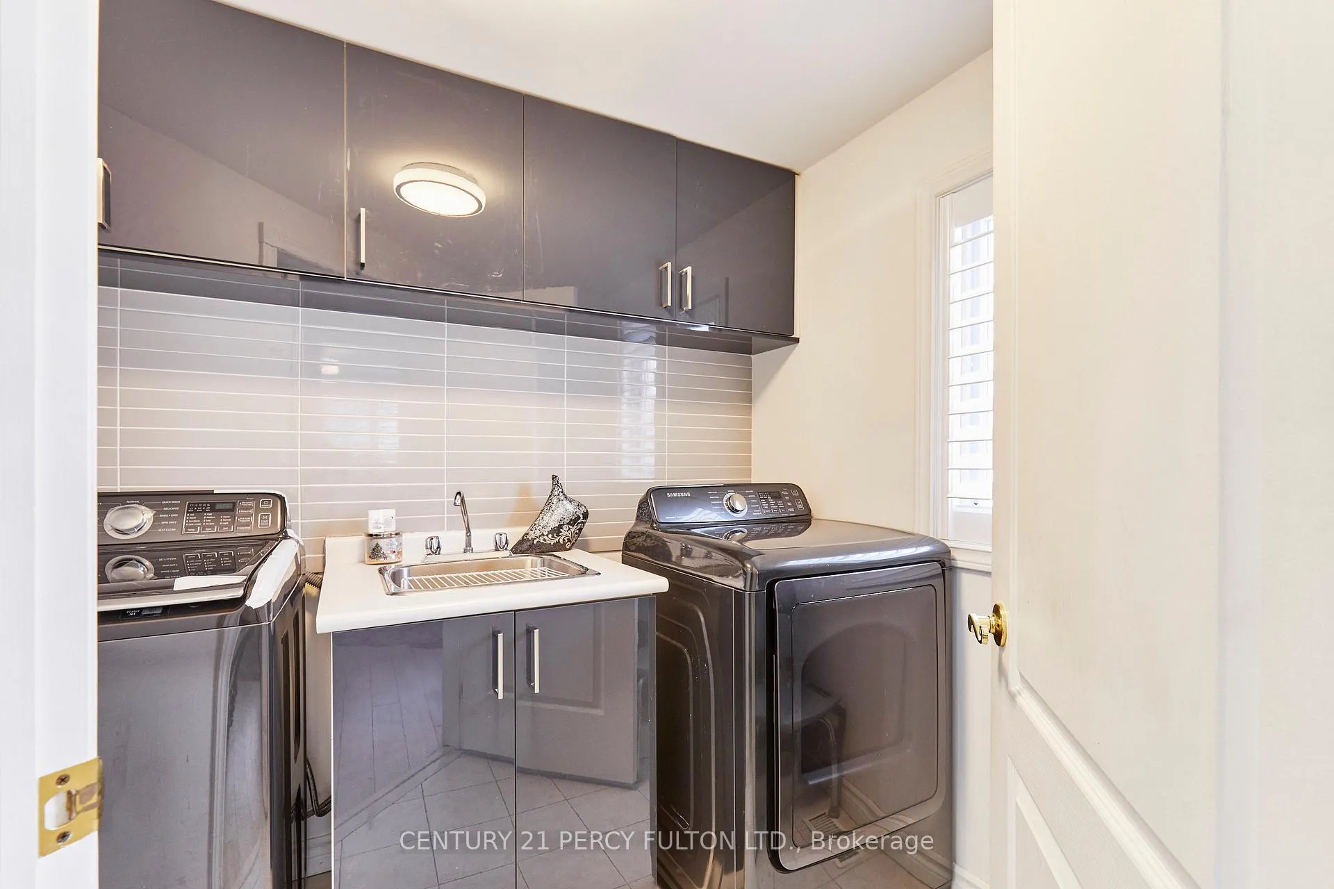 Photo 20 of 803 Beatrice Street E, Oshawa, Pinecrest — HOMEH