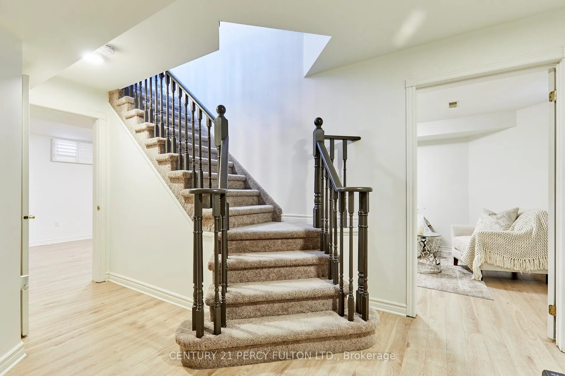 Photo 24 of 803 Beatrice Street E, Oshawa, Pinecrest — HOMEH