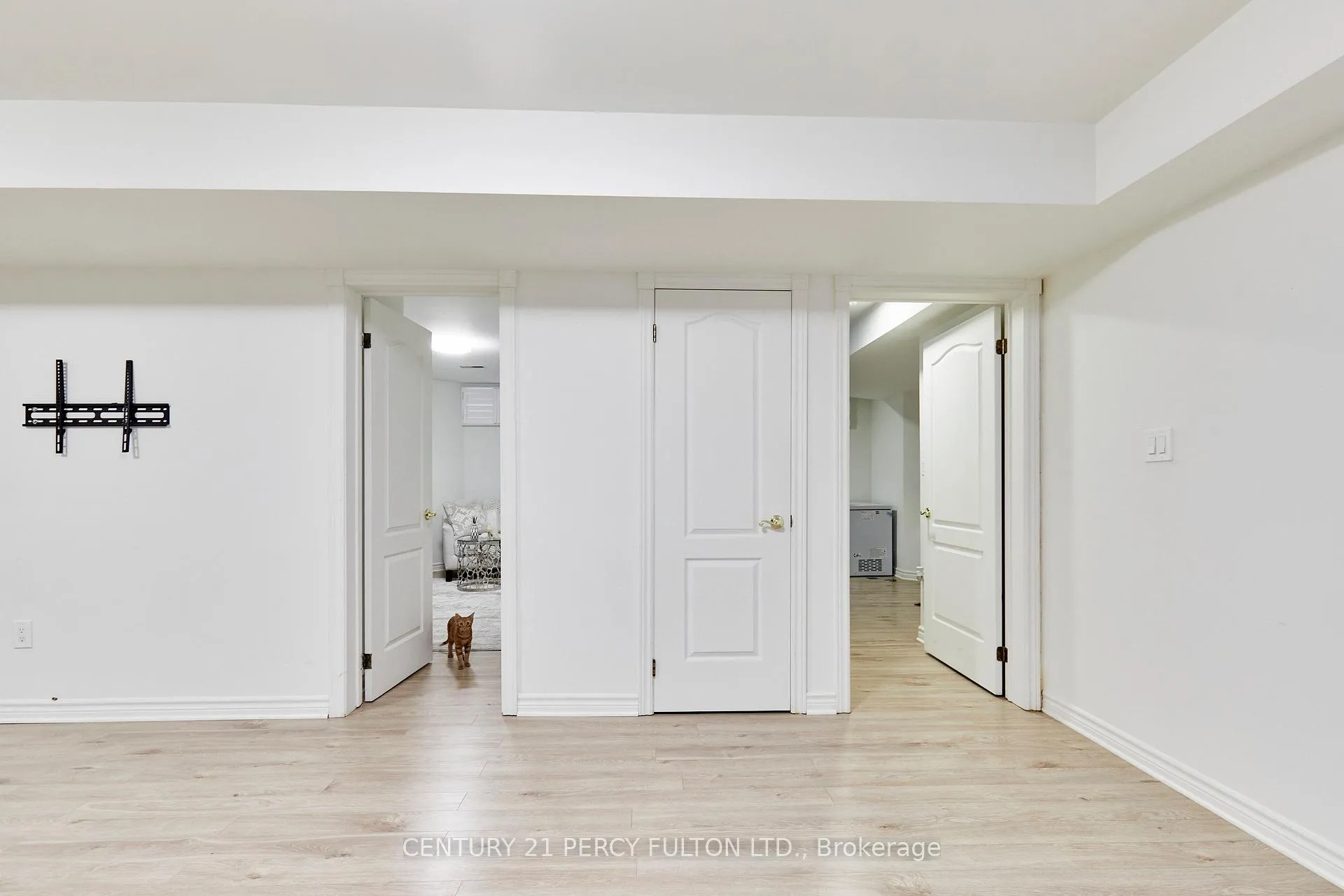 Photo 26 of 803 Beatrice Street E, Oshawa, Pinecrest — HOMEH