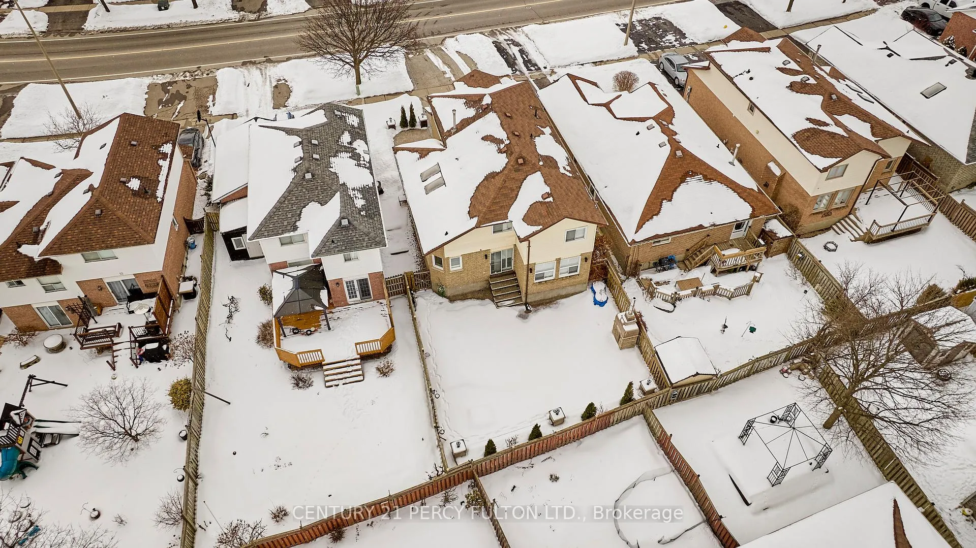 Photo 33 of 803 Beatrice Street E, Oshawa, Pinecrest — HOMEH