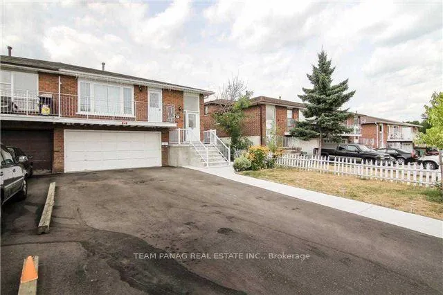 Photo 1 of 47 Madison Street, Brampton, Central Park — HOMEH