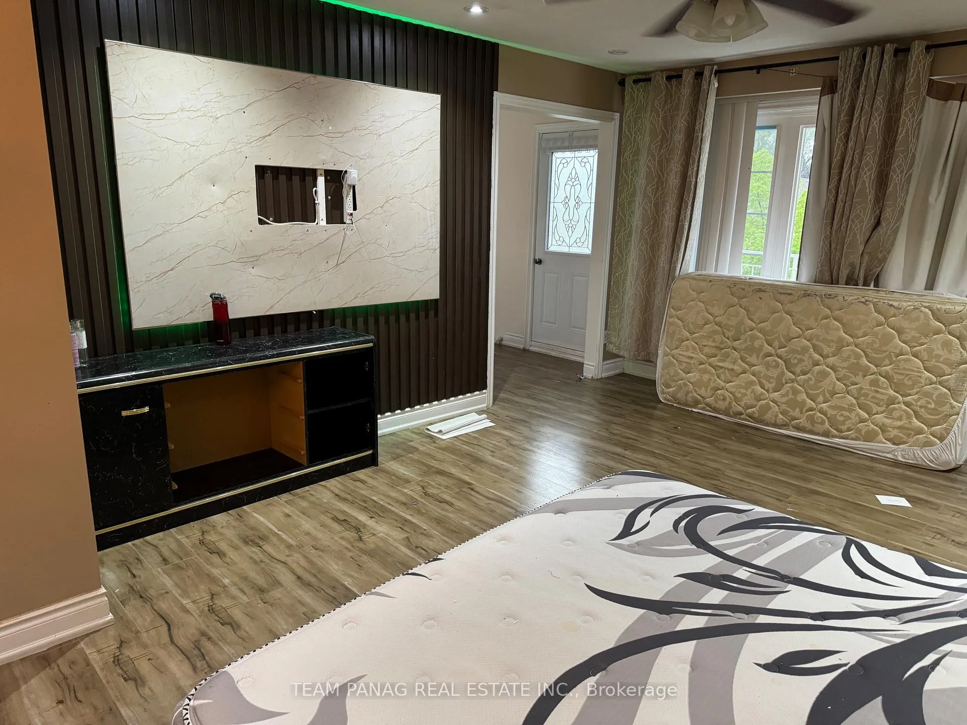 Photo 4 of 47 Madison Street, Brampton, Central Park — HOMEH