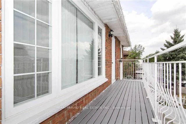 Photo 21 of 47 Madison Street, Brampton, Central Park — HOMEH