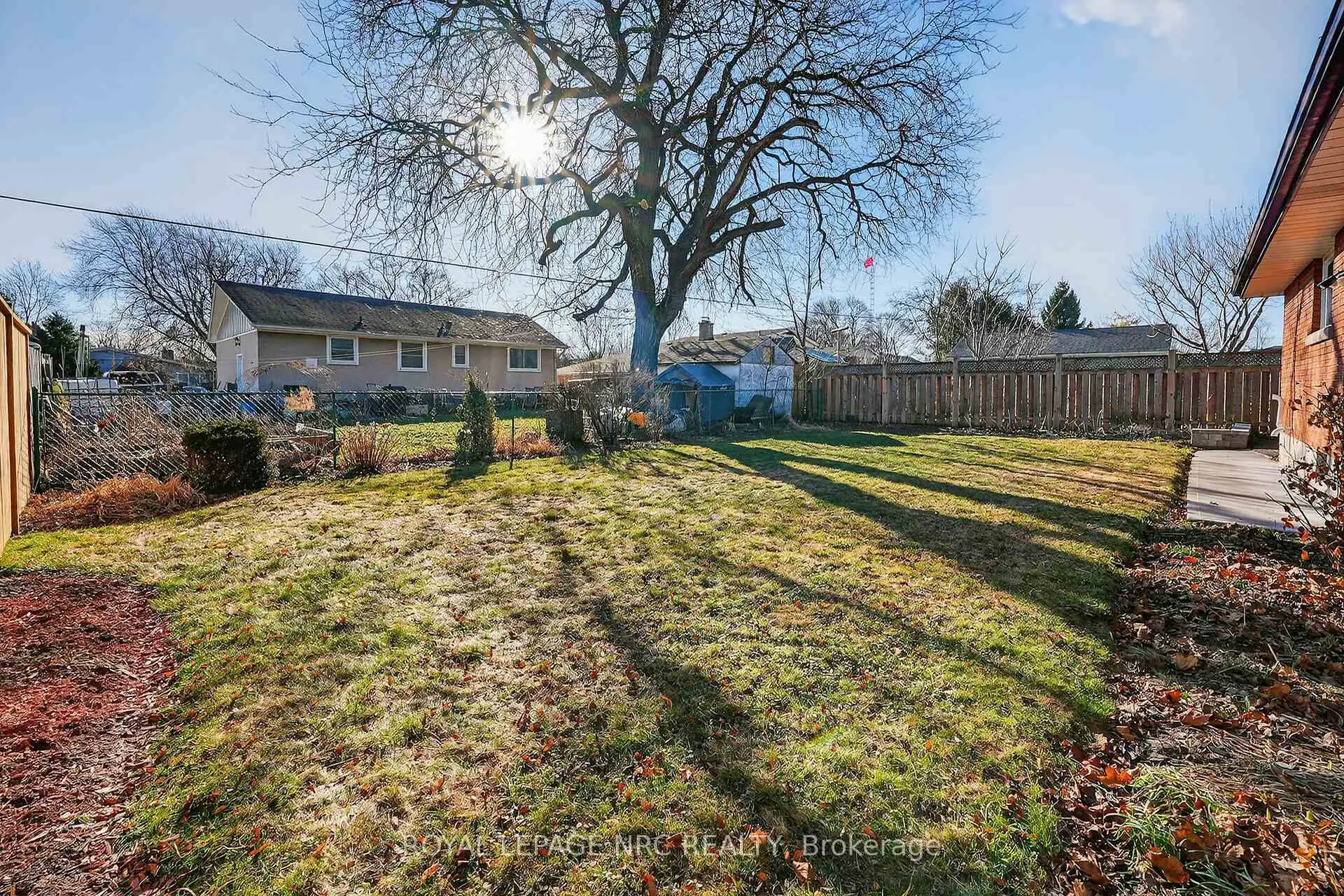 Photo 23 of 86 Royal Manor Drive, St. Catharines, Carlton/Bunting — HOMEH