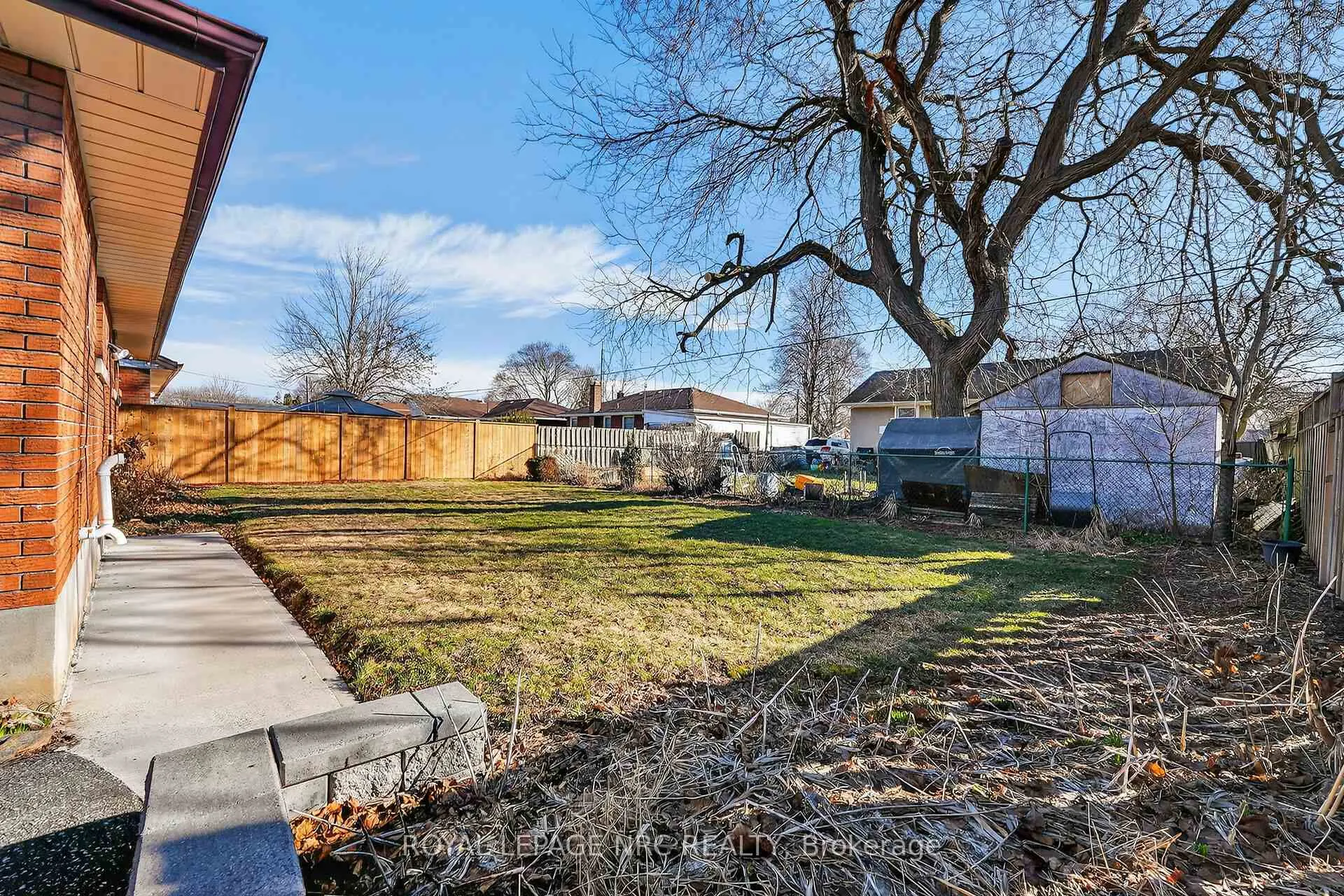Photo 24 of 86 Royal Manor Drive, St. Catharines, Carlton/Bunting — HOMEH