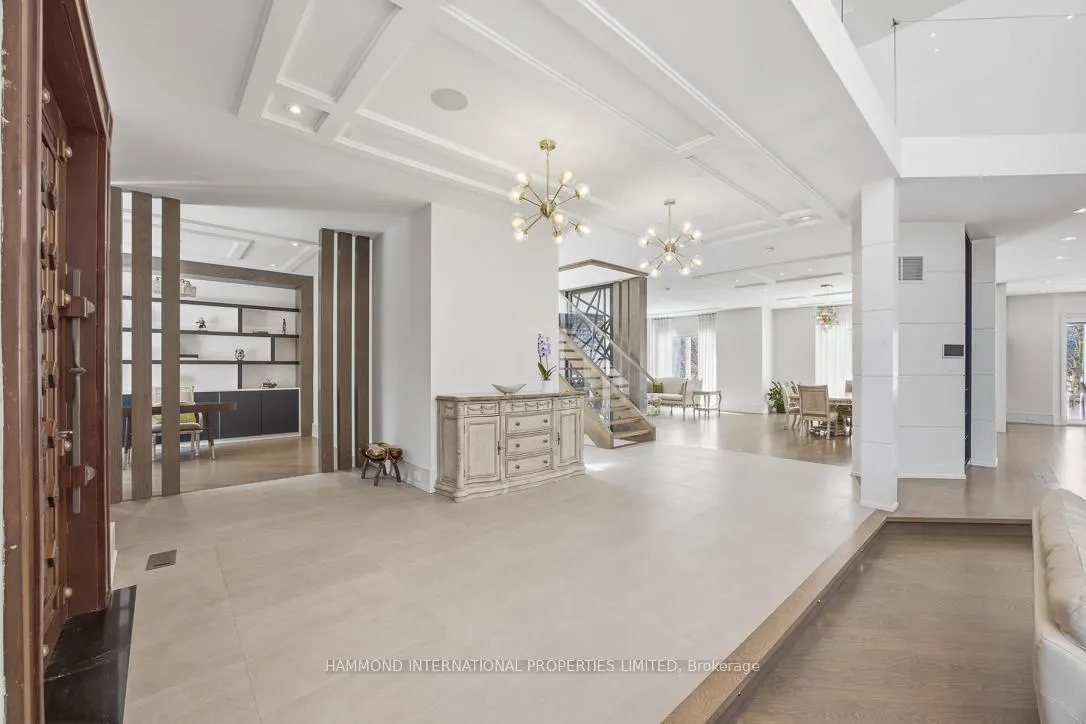 Photo 3 of 42 Laureleaf Road, Markham, Bayview Glen — HOMEH