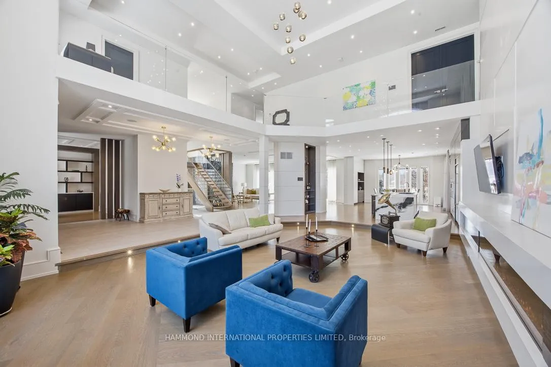 Photo 8 of 42 Laureleaf Road, Markham, Bayview Glen — HOMEH