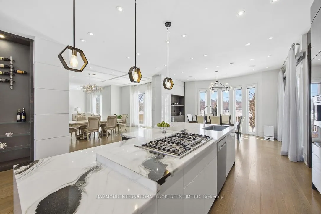Photo 14 of 42 Laureleaf Road, Markham, Bayview Glen — HOMEH
