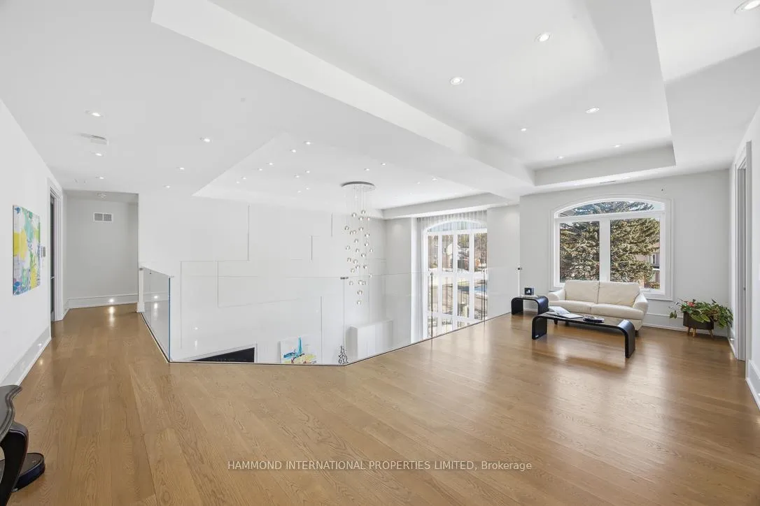 Photo 17 of 42 Laureleaf Road, Markham, Bayview Glen — HOMEH