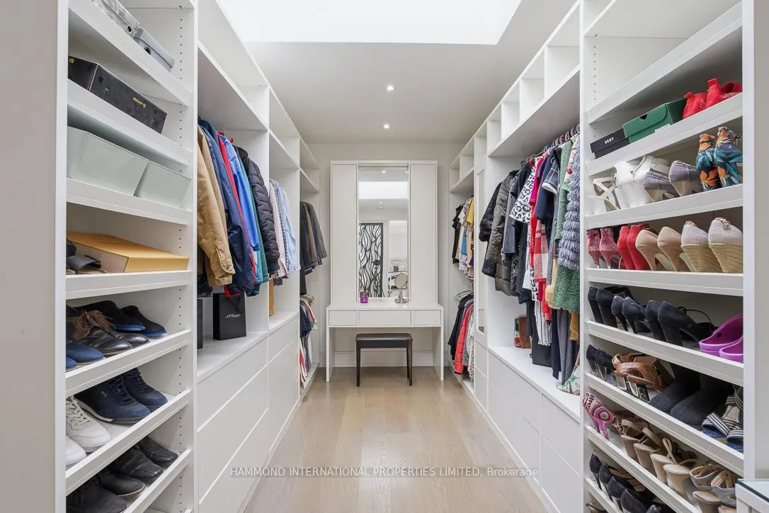 Photo 26 of 42 Laureleaf Road, Markham, Bayview Glen — HOMEH