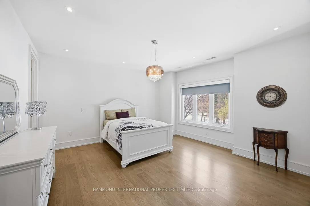 Photo 27 of 42 Laureleaf Road, Markham, Bayview Glen — HOMEH