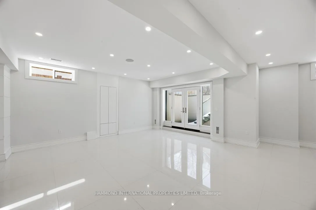 Photo 35 of 42 Laureleaf Road, Markham, Bayview Glen — HOMEH