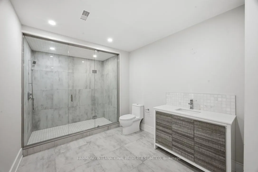 Photo 36 of 42 Laureleaf Road, Markham, Bayview Glen — HOMEH