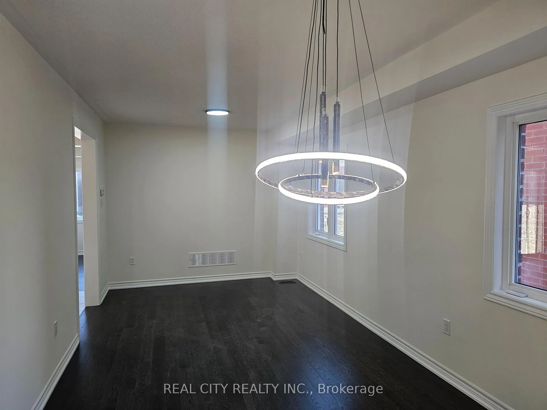 Photo 7 of 5 Heather Fullerton Road, Markham, Milliken Mills West — HOMEH