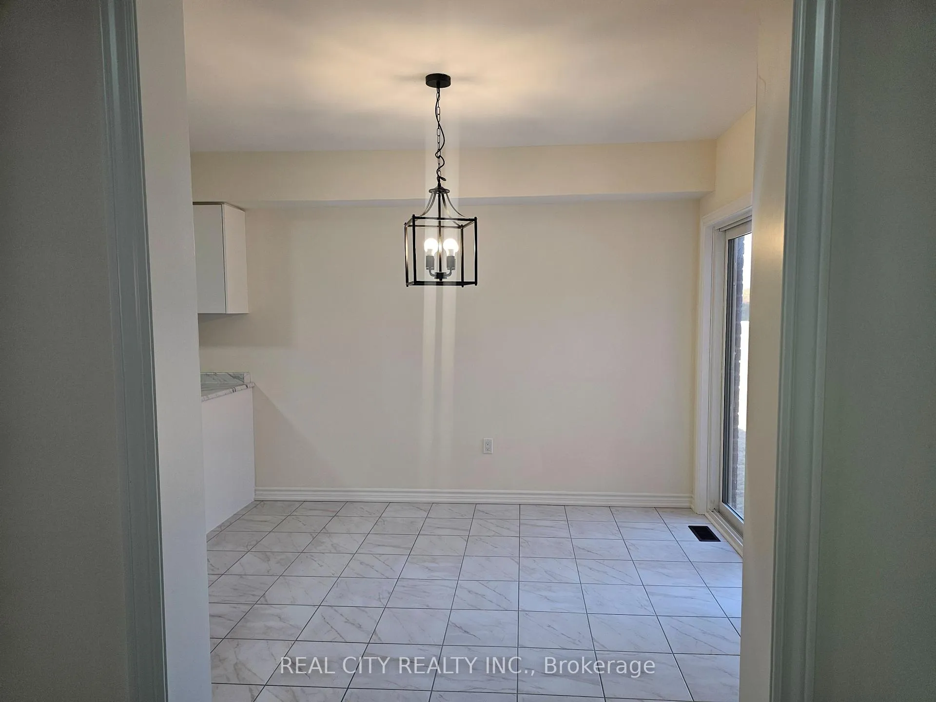 Photo 11 of 5 Heather Fullerton Road, Markham, Milliken Mills West — HOMEH