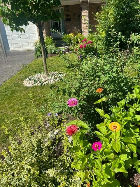 Photo 3 of 66 Hummingbird Crescent, Ottawa, Barrhaven - Cedargrove/Fraserdale — HOMEH