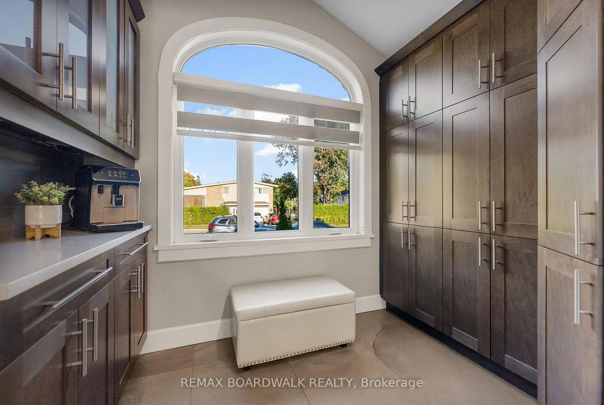 Photo 5 of 1813 Elmridge Drive, Ottawa, Beacon Hill South — HOMEH