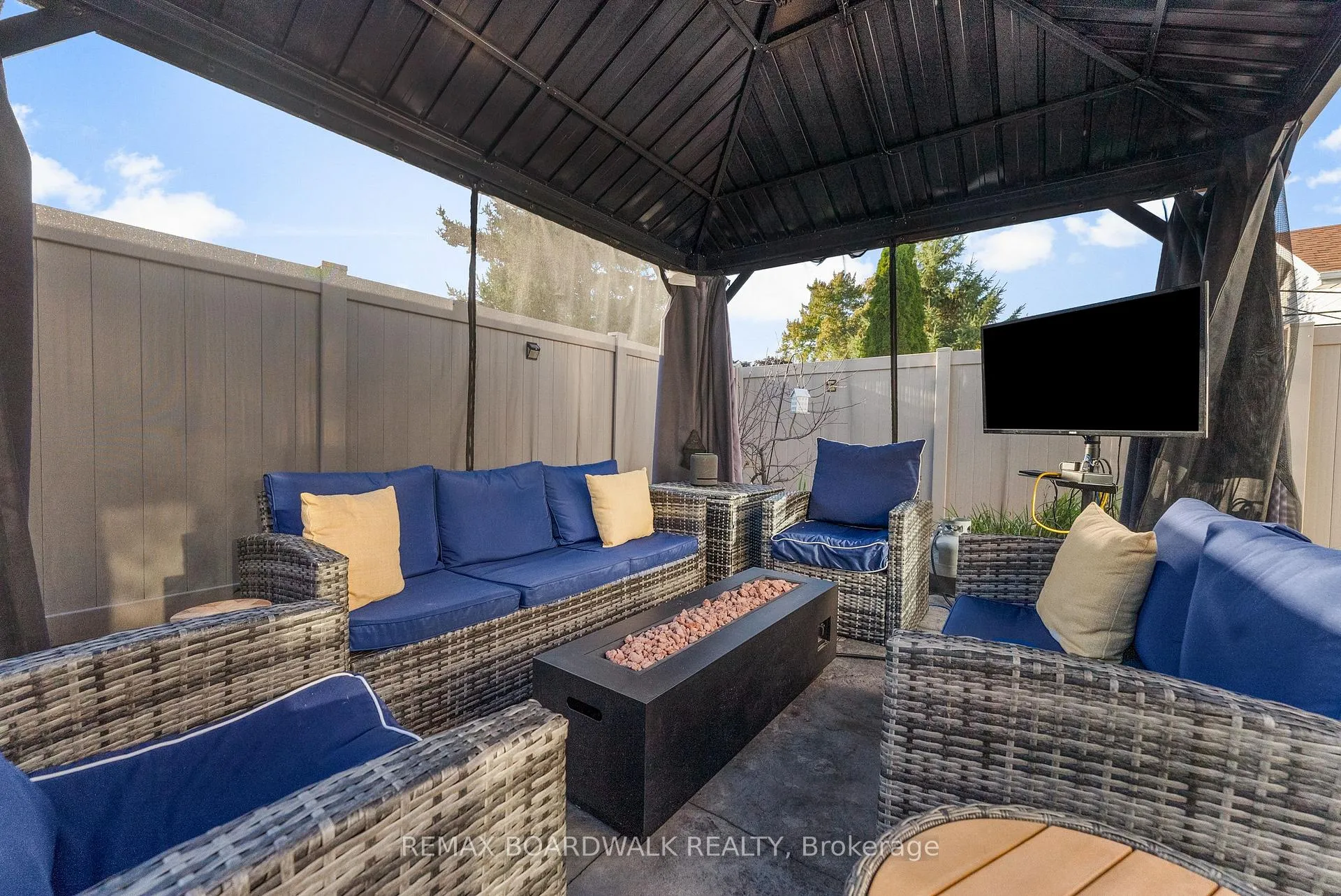 Photo 21 of 1813 Elmridge Drive, Ottawa, Beacon Hill South — HOMEH