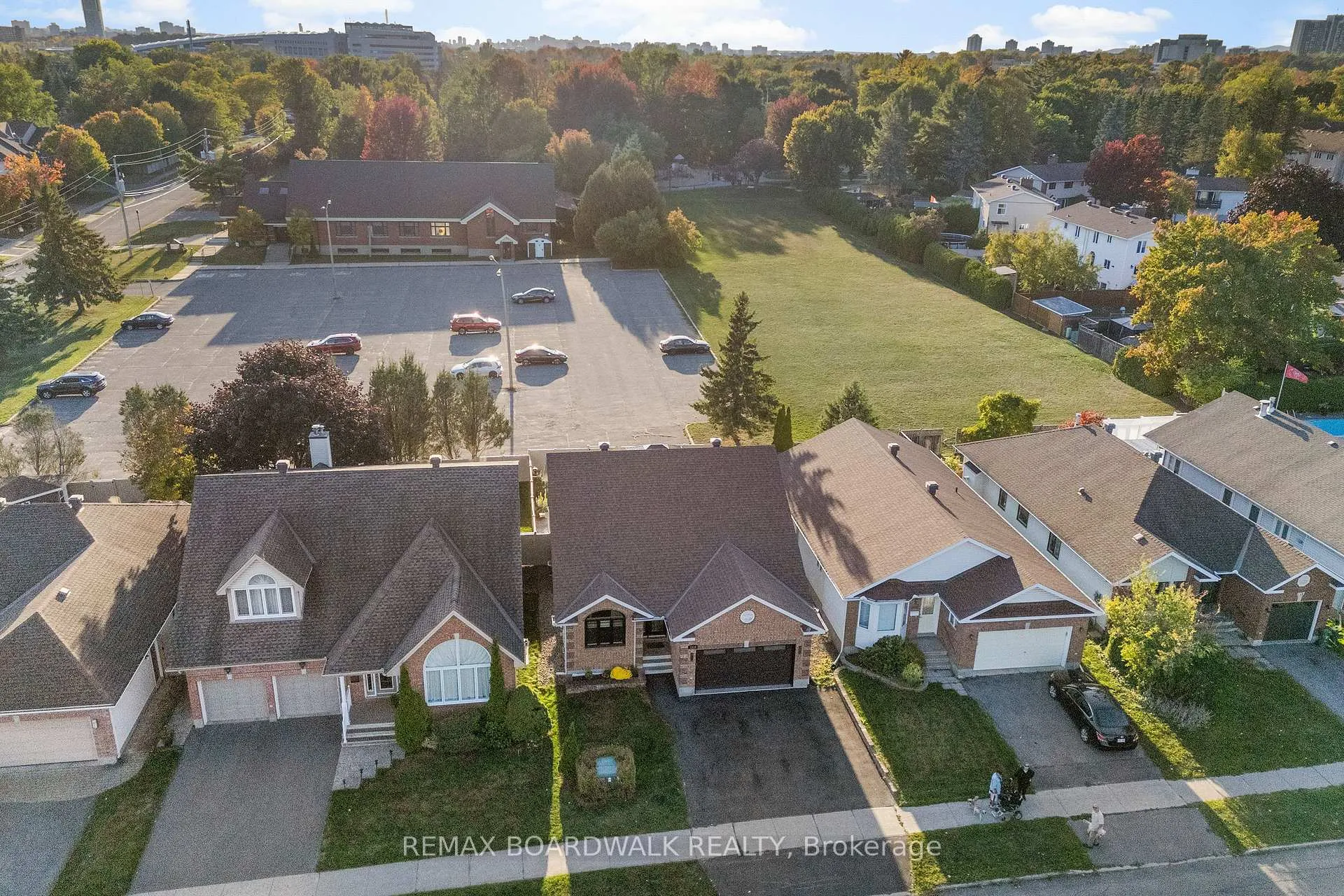 Photo 24 of 1813 Elmridge Drive, Ottawa, Beacon Hill South — HOMEH
