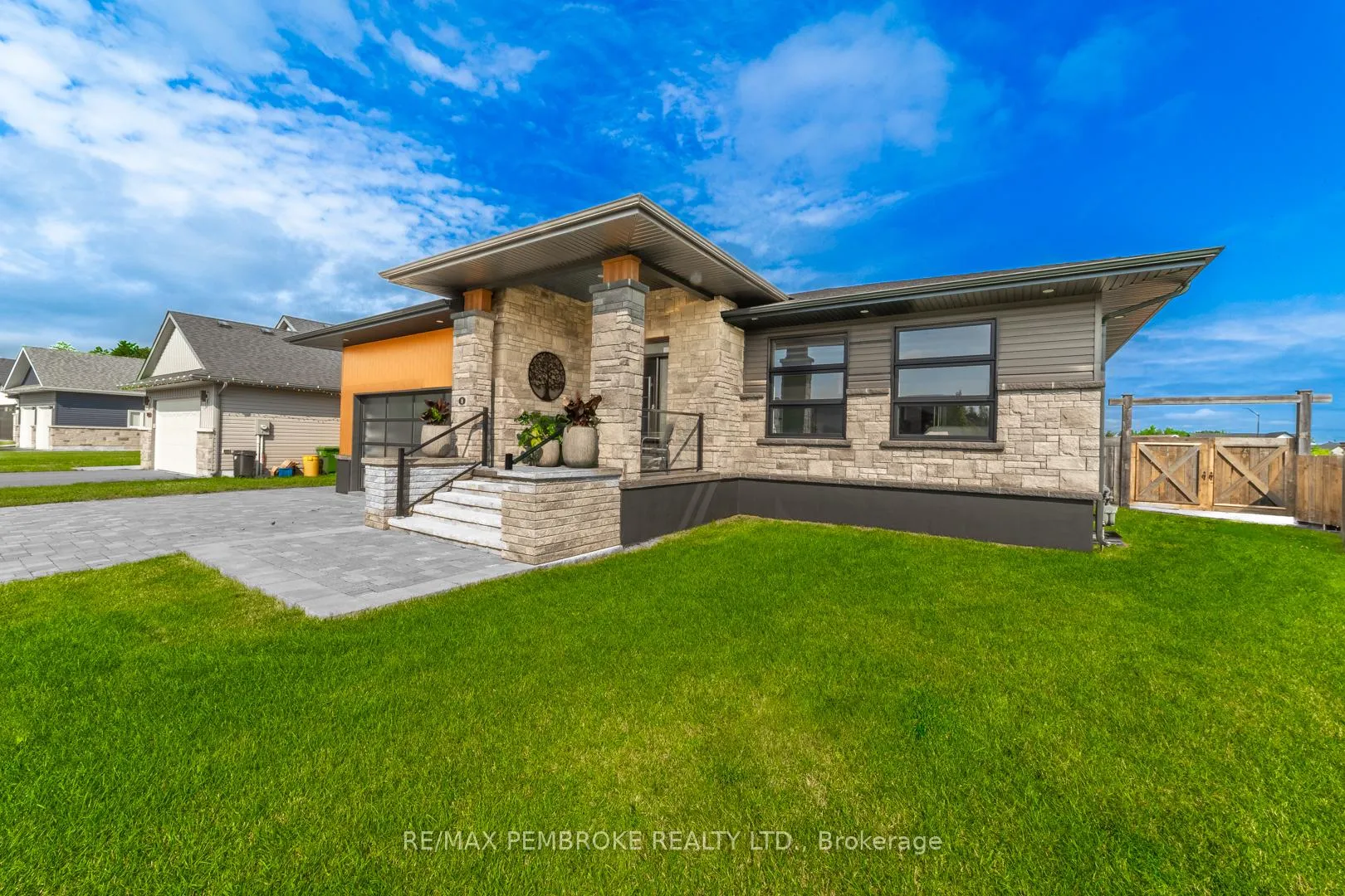 Photo 40 of 8 Drew Street, Petawawa — HOMEH
