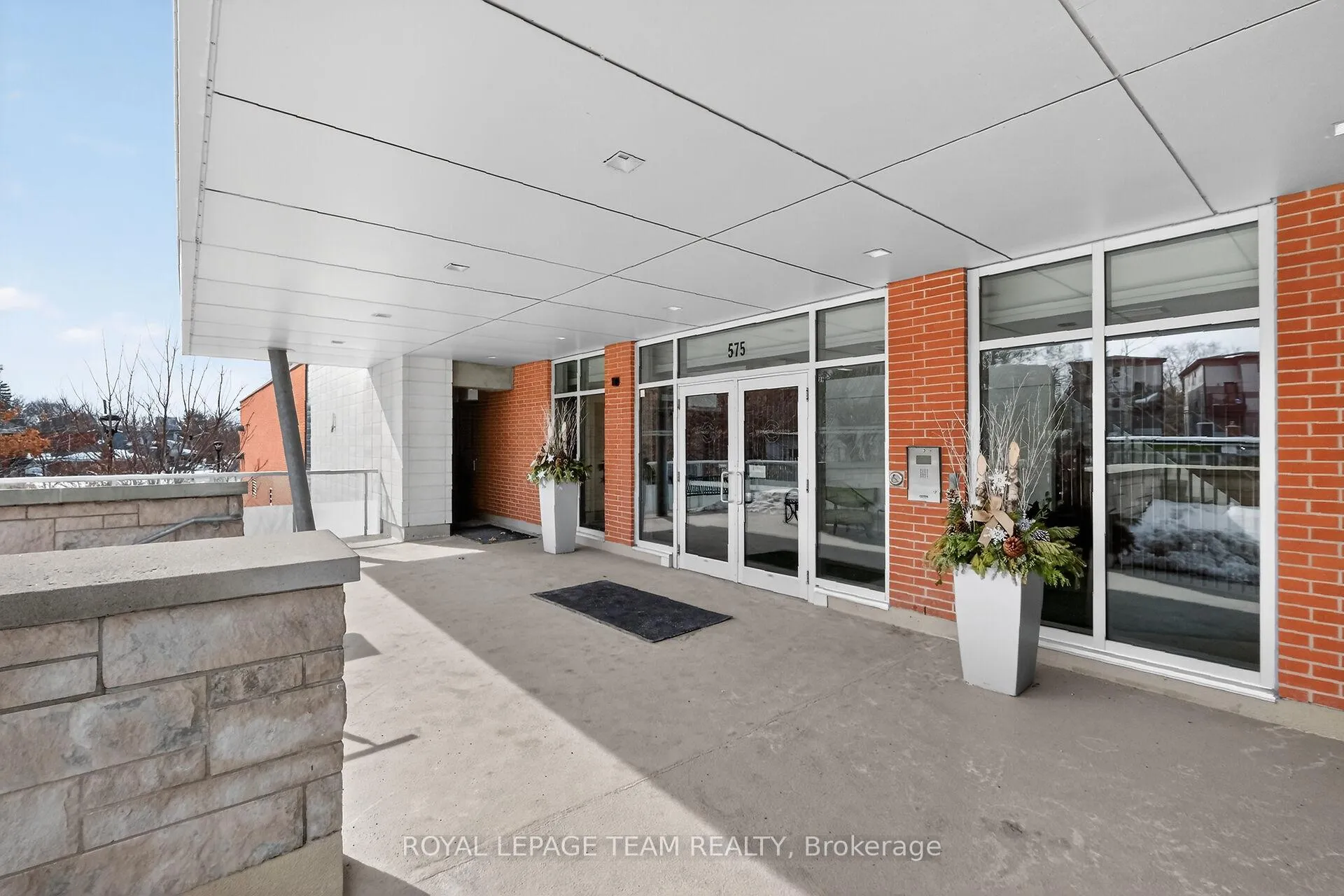 Photo 2 of Unit 704, 575 Byron Avenue, Ottawa, McKellar/Highland — HOMEH