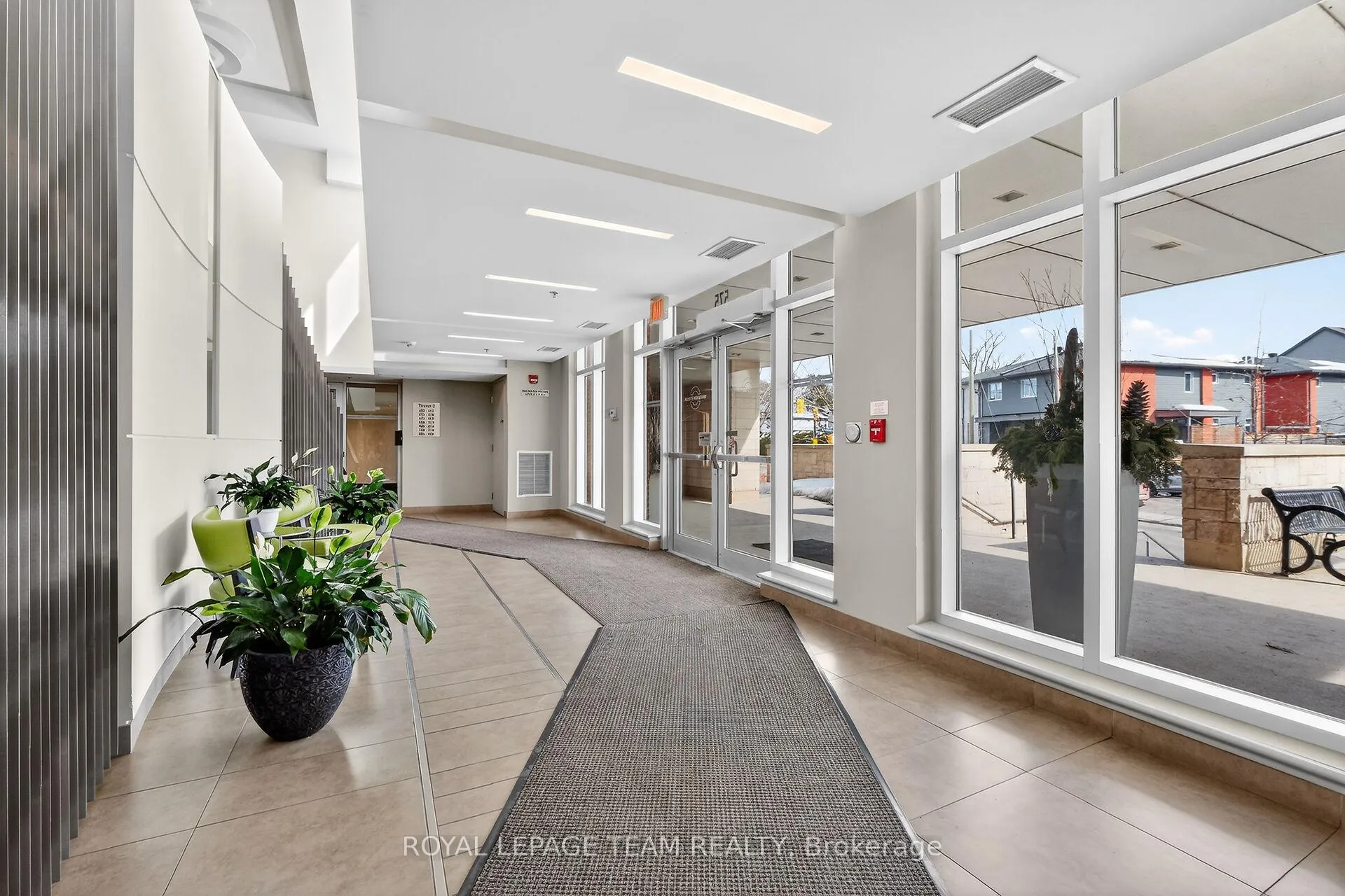 Photo 3 of Unit 704, 575 Byron Avenue, Ottawa, McKellar/Highland — HOMEH