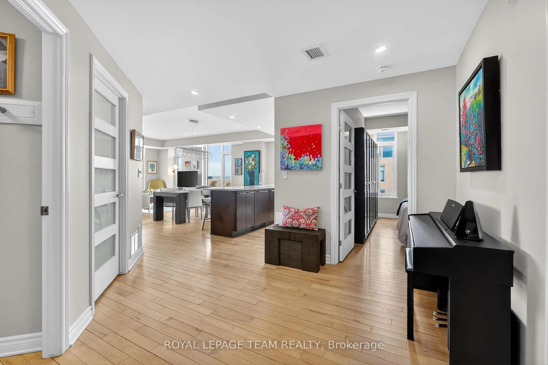 Photo 5 of Unit 704, 575 Byron Avenue, Ottawa, McKellar/Highland — HOMEH