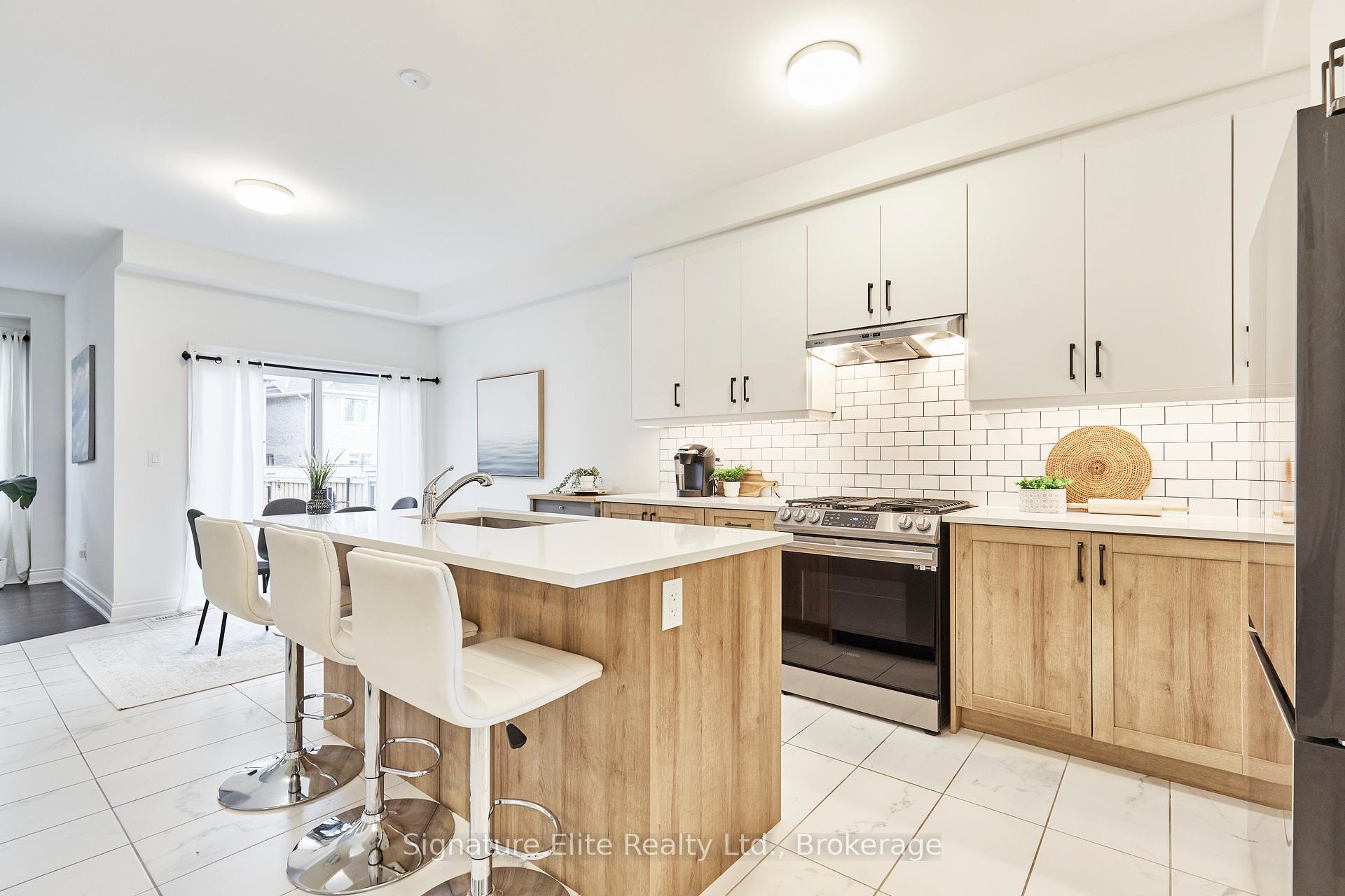 Photo 4 of 1344 Blackmore Street, Innisfil, Alcona — HOMEH
