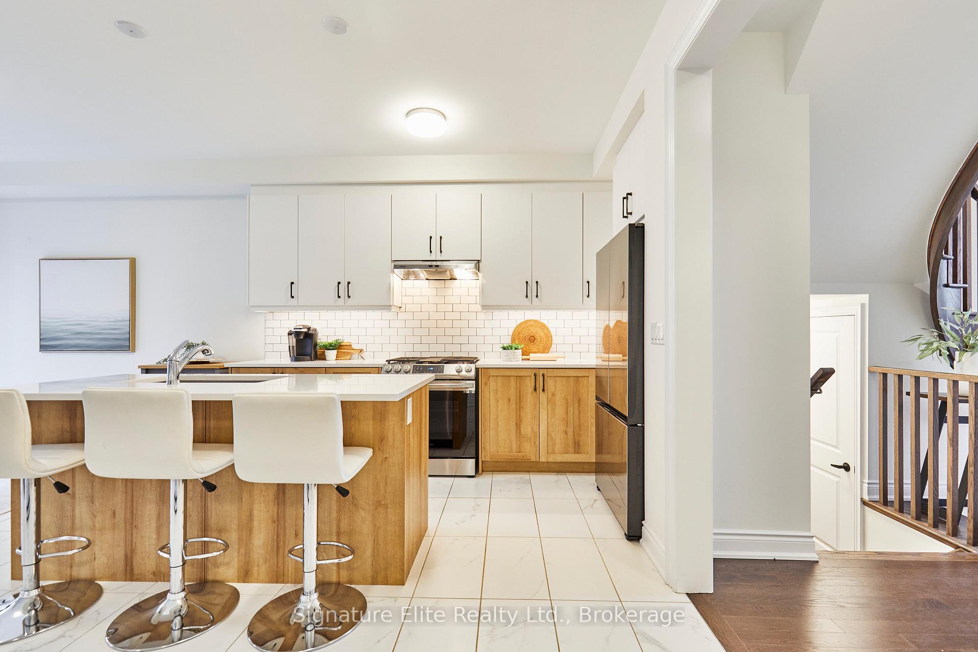 Photo 5 of 1344 Blackmore Street, Innisfil, Alcona — HOMEH
