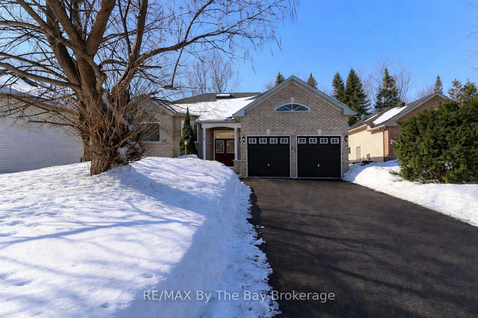 Photo 7 of 27 Silversands Crescent, Wasaga Beach — HOMEH