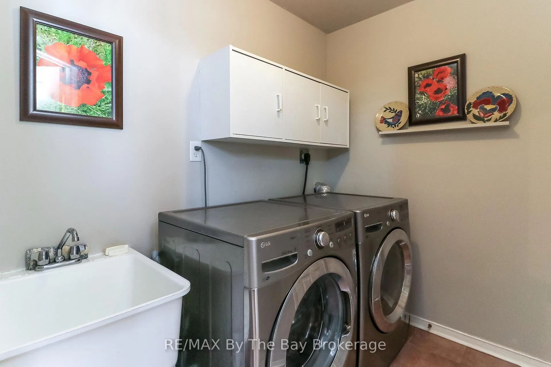 Photo 11 of 27 Silversands Crescent, Wasaga Beach — HOMEH