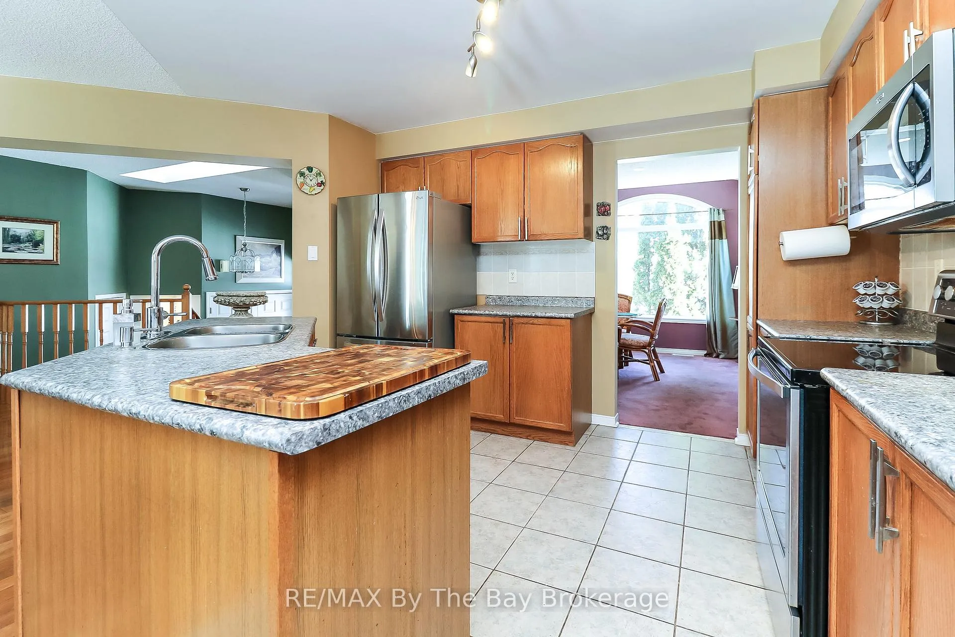 Photo 17 of 27 Silversands Crescent, Wasaga Beach — HOMEH