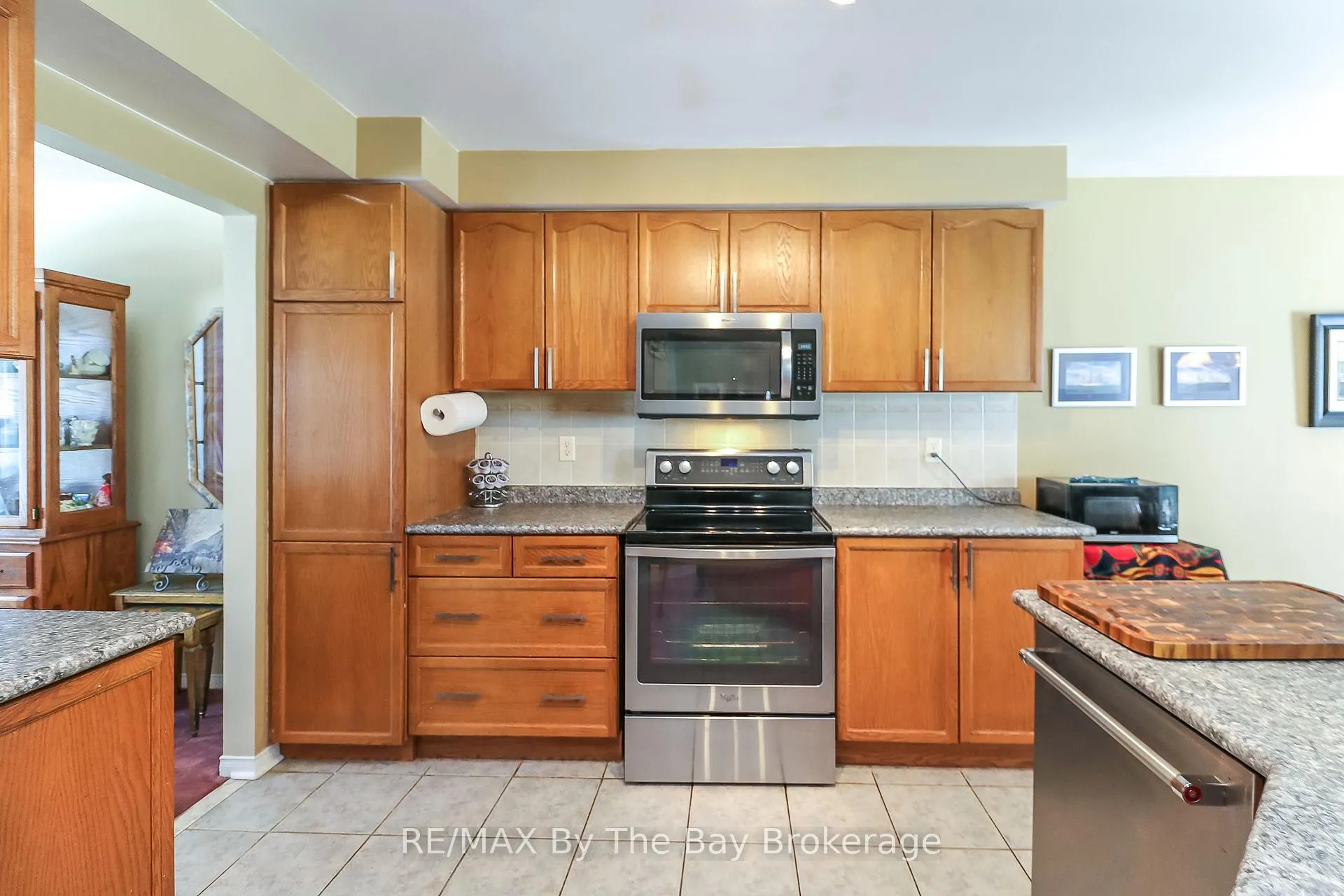 Photo 19 of 27 Silversands Crescent, Wasaga Beach — HOMEH