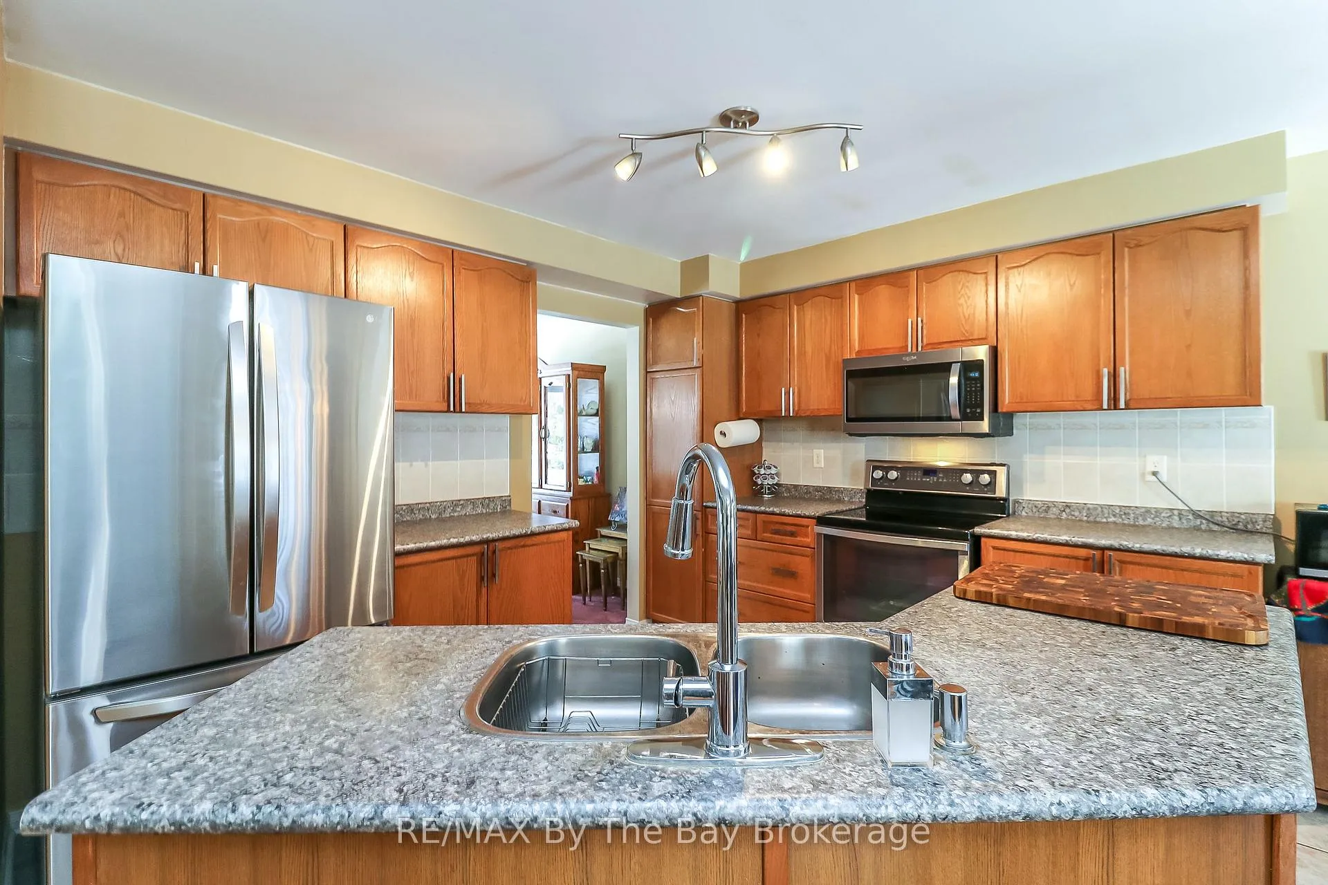 Photo 20 of 27 Silversands Crescent, Wasaga Beach — HOMEH