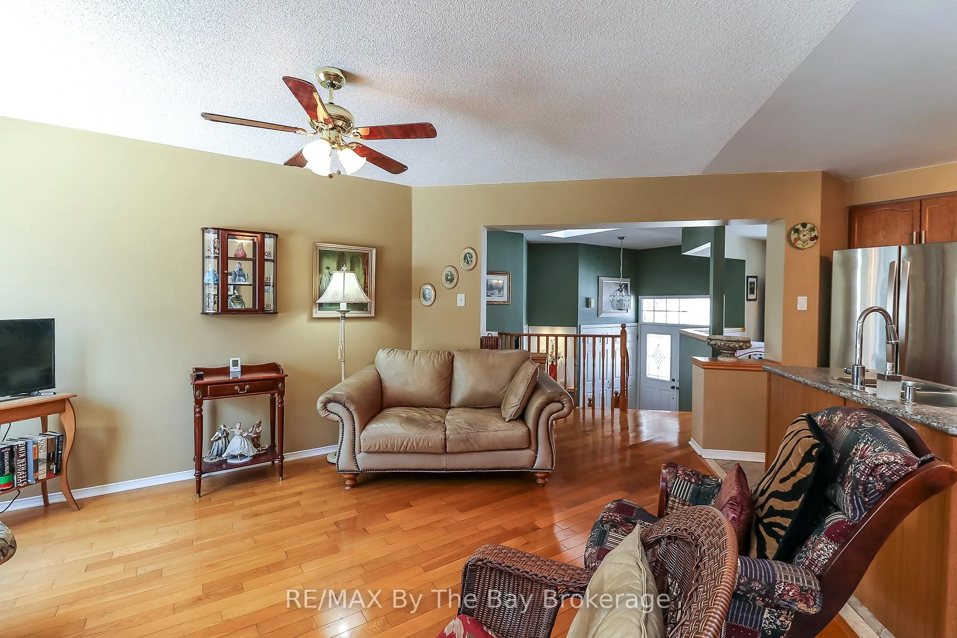 Photo 23 of 27 Silversands Crescent, Wasaga Beach — HOMEH