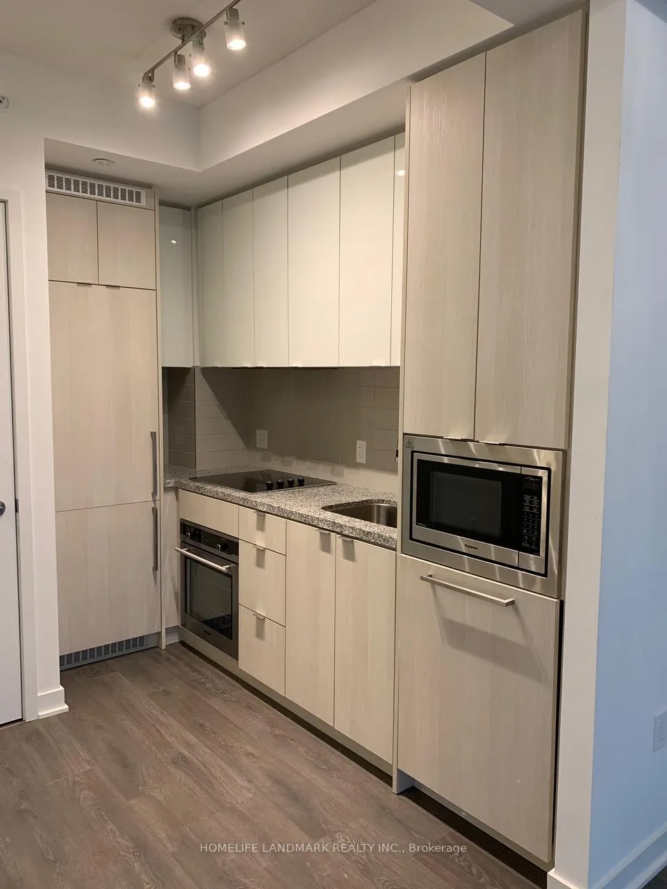 Photo 3 of Unit 2307, 125 Blue Jays Way, Toronto, Waterfront Communities — HOMEH