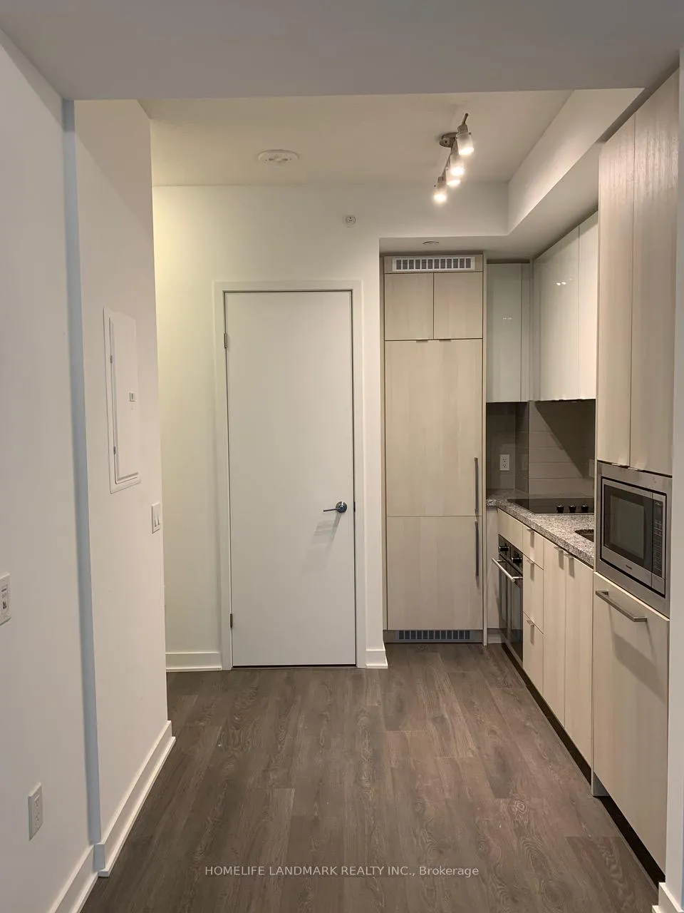 Photo 4 of Unit 2307, 125 Blue Jays Way, Toronto, Waterfront Communities — HOMEH
