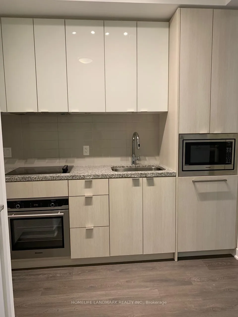 Photo 5 of Unit 2307, 125 Blue Jays Way, Toronto, Waterfront Communities — HOMEH