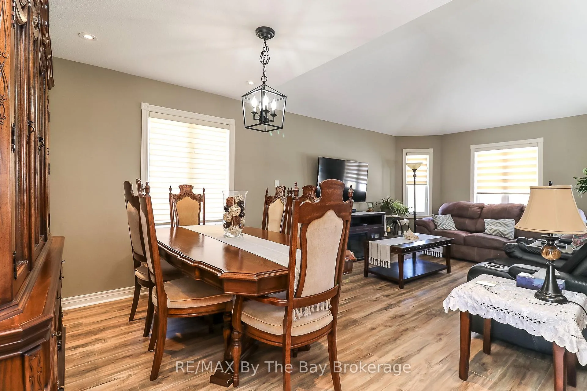 Photo 3 of 437 Ramblewood Drive, Wasaga Beach — HOMEH