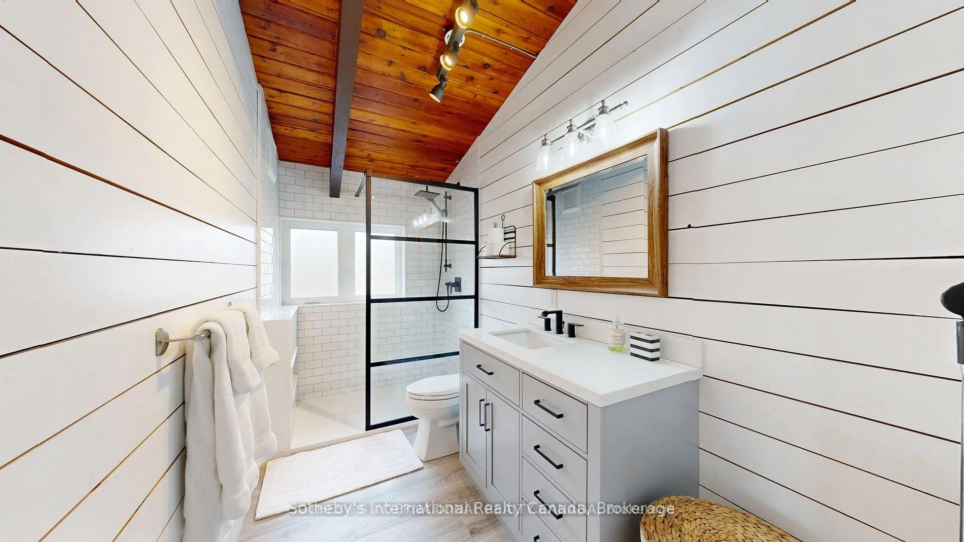Photo 24 of 129 James Street, Blue Mountains — HOMEH