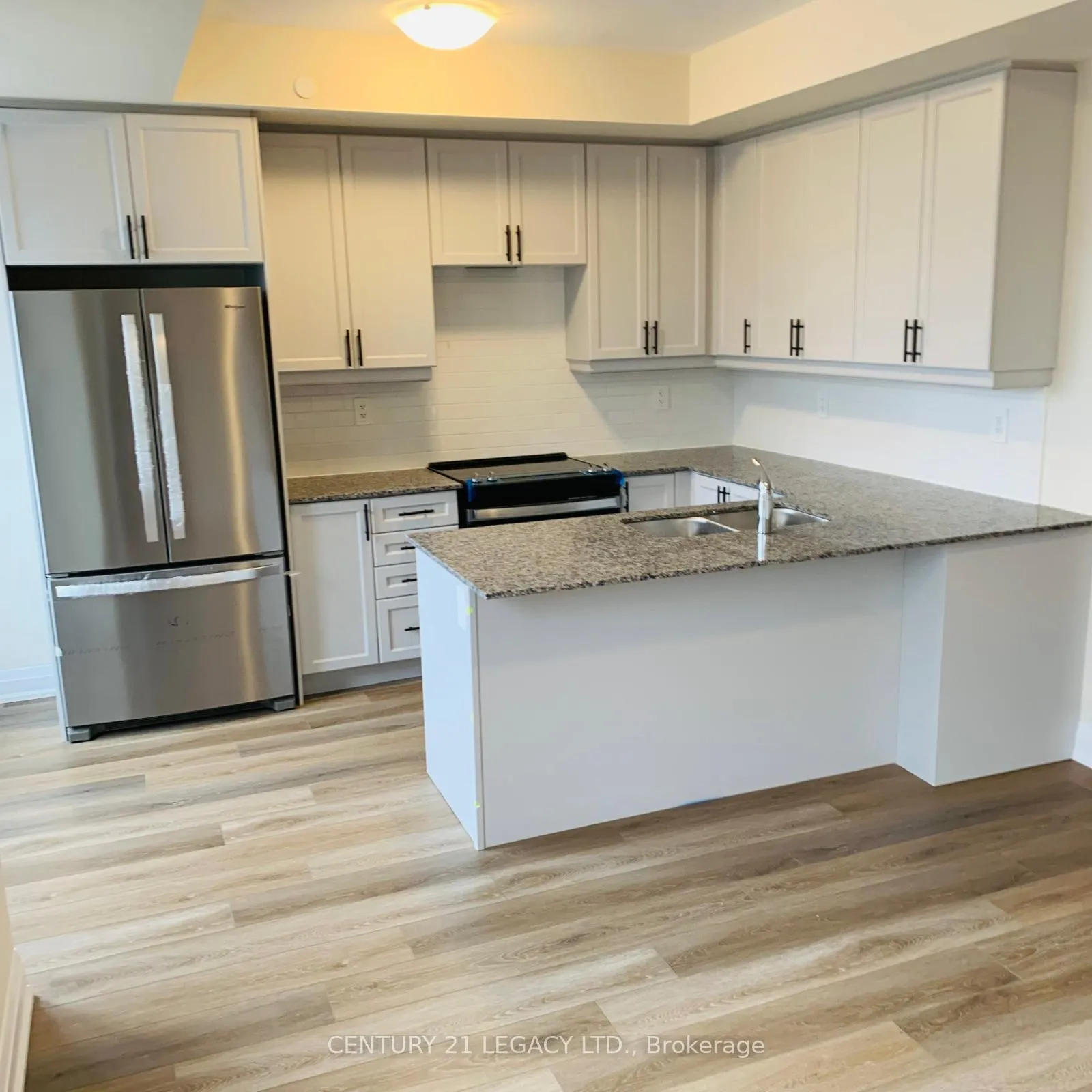 Photo 5 of 1577 Rose Way, Milton, Cobban — HOMEH