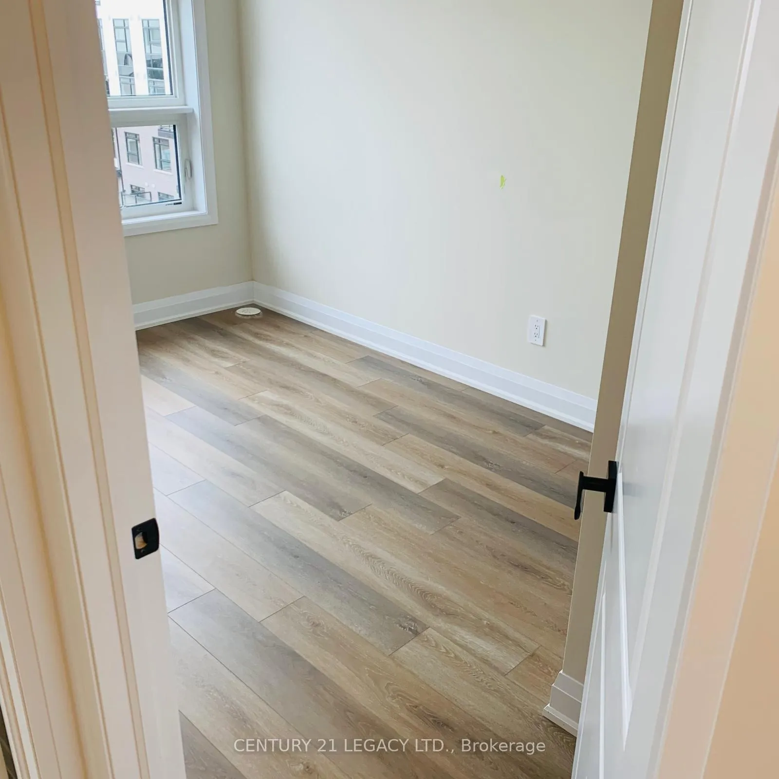 Photo 15 of 1577 Rose Way, Milton, Cobban — HOMEH