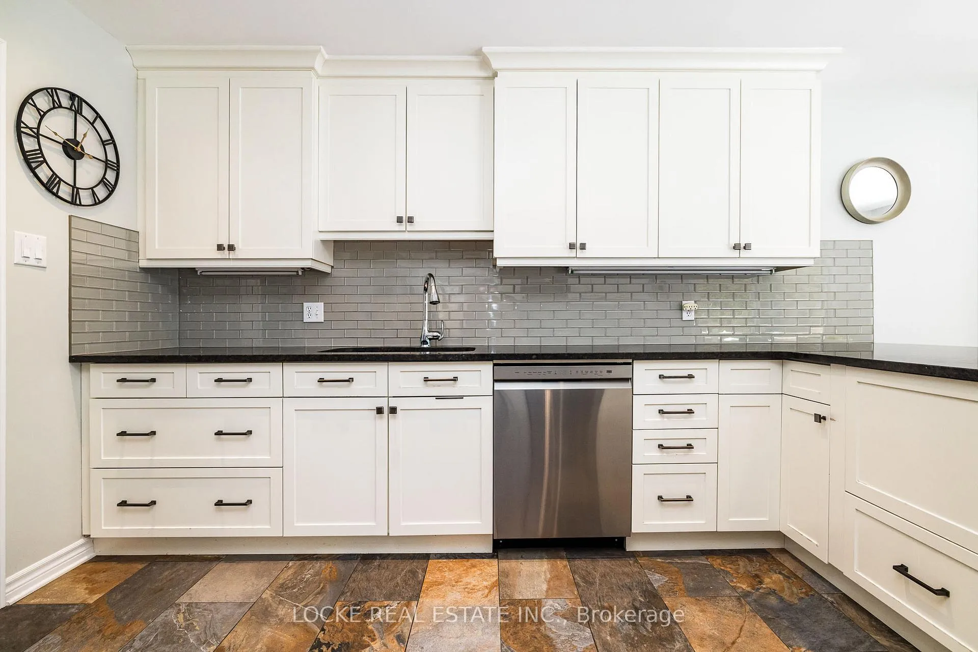 Photo 14 of 6492 Waddion Drive, Ottawa, Greely — HOMEH