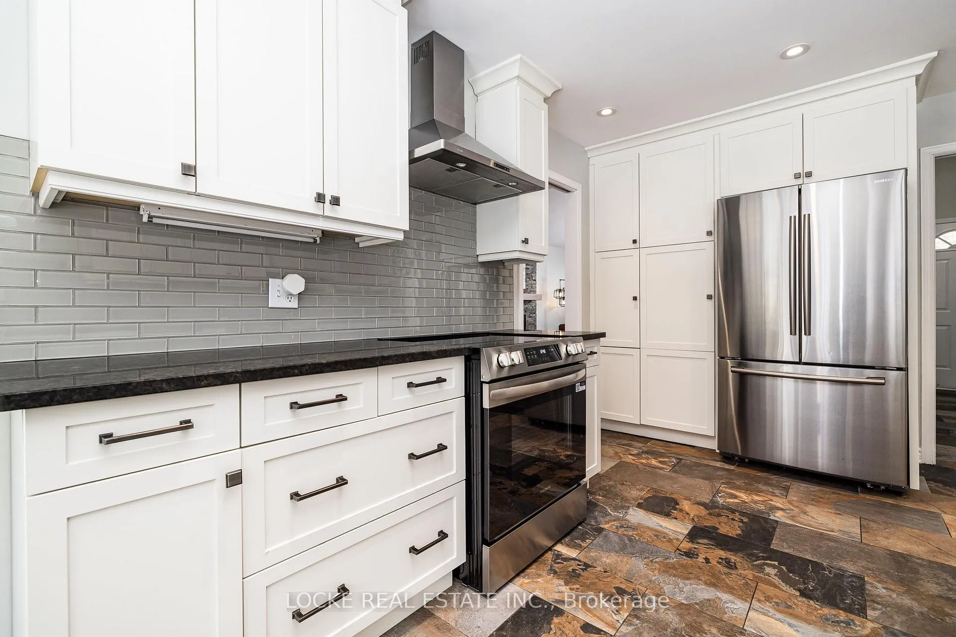 Photo 15 of 6492 Waddion Drive, Ottawa, Greely — HOMEH