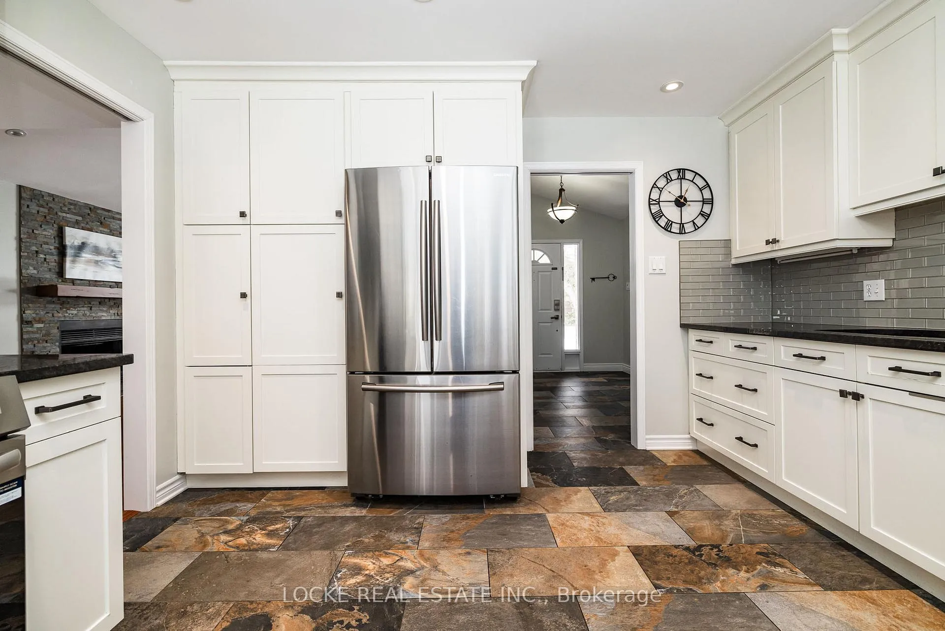 Photo 16 of 6492 Waddion Drive, Ottawa, Greely — HOMEH