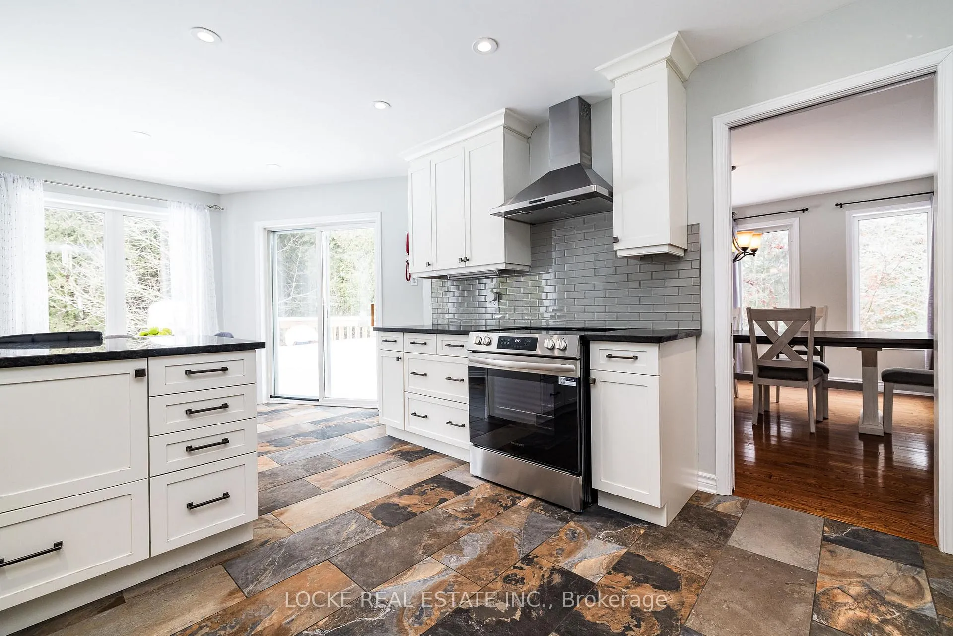 Photo 17 of 6492 Waddion Drive, Ottawa, Greely — HOMEH
