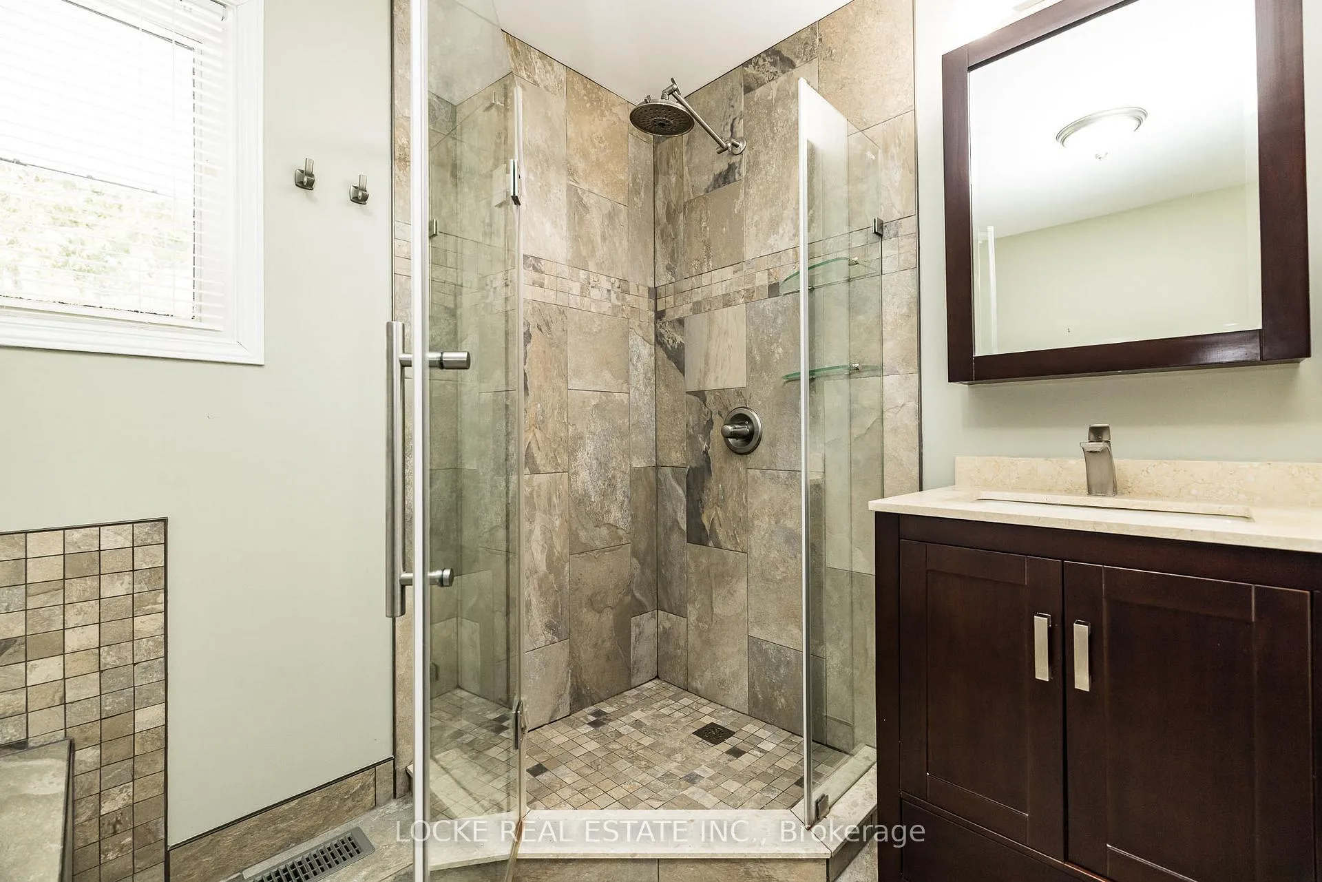 Photo 25 of 6492 Waddion Drive, Ottawa, Greely — HOMEH