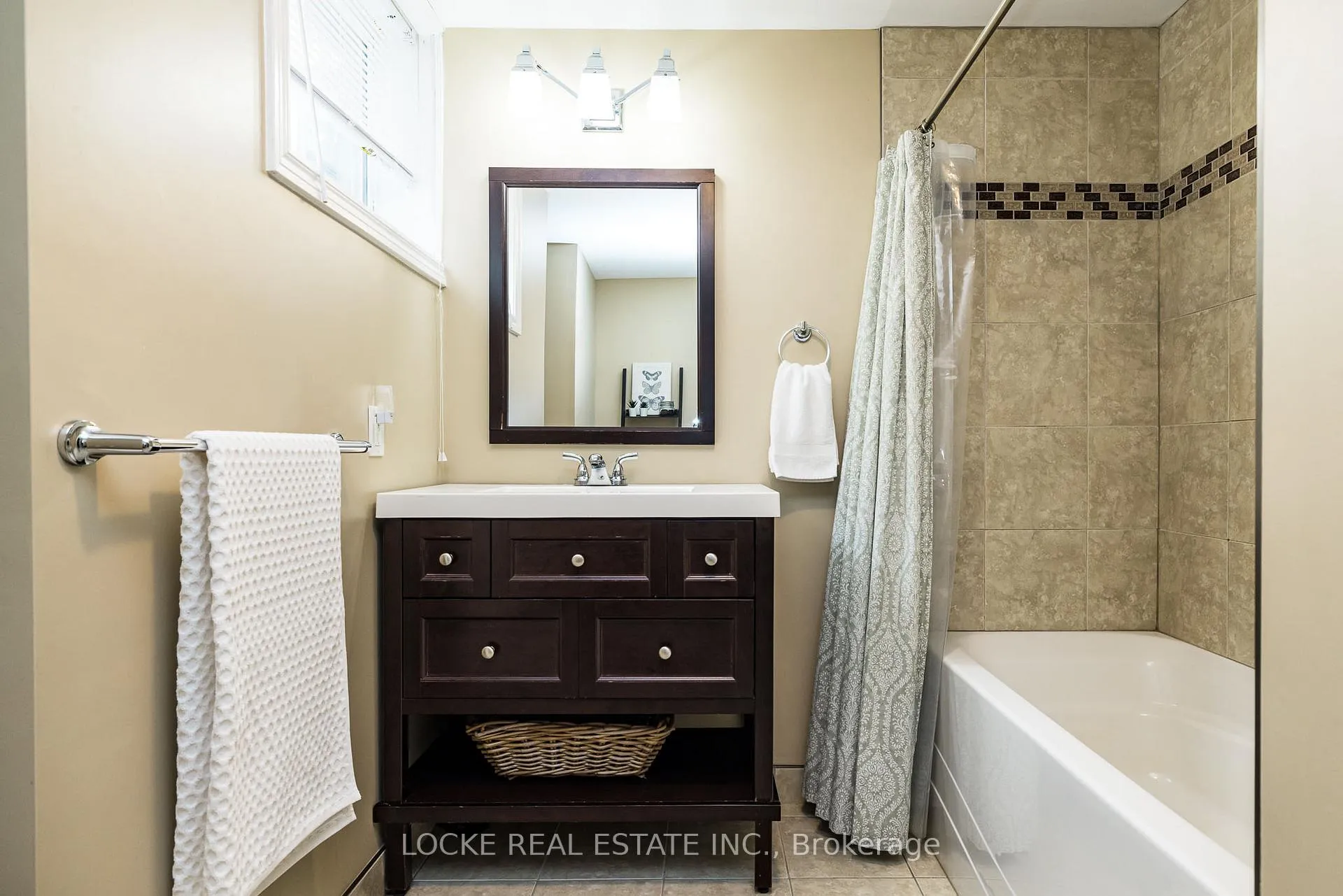 Photo 39 of 6492 Waddion Drive, Ottawa, Greely — HOMEH