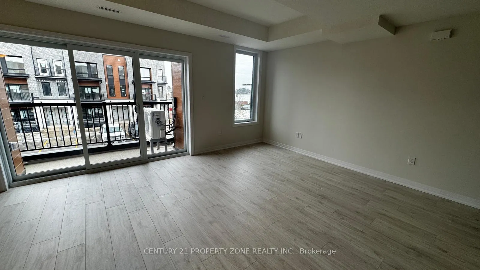 Photo 5 of Unit C-51, 525 Erinbrook Drive, Kitchener — HOMEH